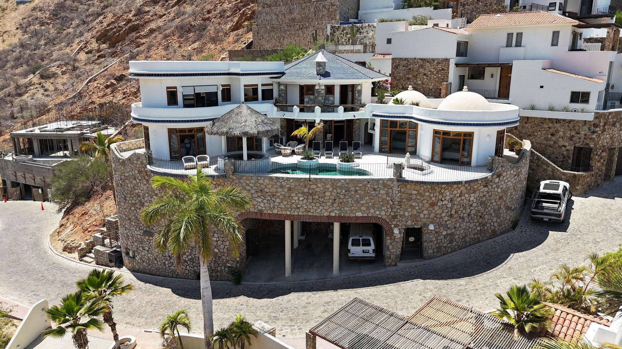 Los Cabos Bugambilias Located in Bugambillias at Cabo Real, this 3-bed, 4 full + 1 half bath home offers 2,754 ft² interior on a 3,378 ft² lot with ocean and golf course for sale