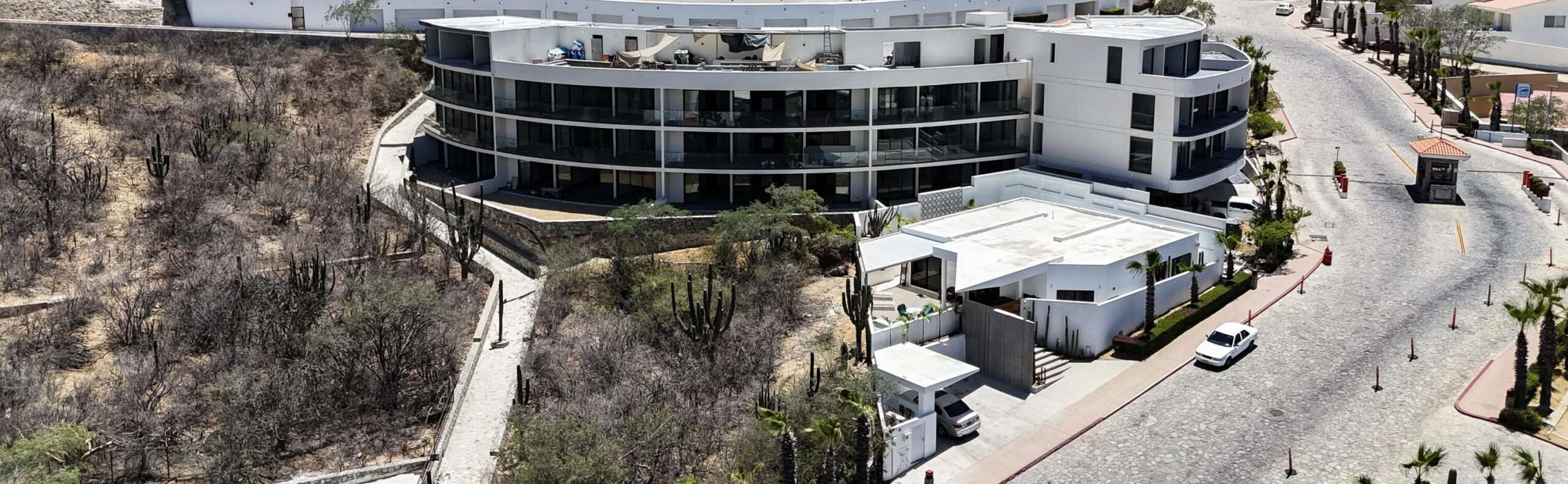 Los Cabos Cabo Del Mar Ecopark Fantastic investment opportunity in Cabo del Mar! Beautifully furnished condo featuring two spacious bedrooms and a generous TV/living room area, perfect for relaxing getaways or vacation rentals. Enjoy stunning for sale