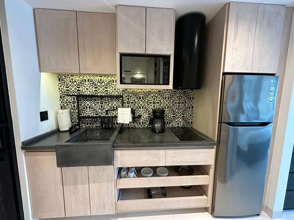 Los Cabos Vista Vela Iii Investment and lifestyle opportunity in the highly desirable Vista Vela Phase III, located in prime El Tezal. This well appointed 3-bedroom, 3-bathroom corner unit offers a coveted partial – VISTA LA JOLLA, San Jose del Cabo, San Jose del Cabo, BS