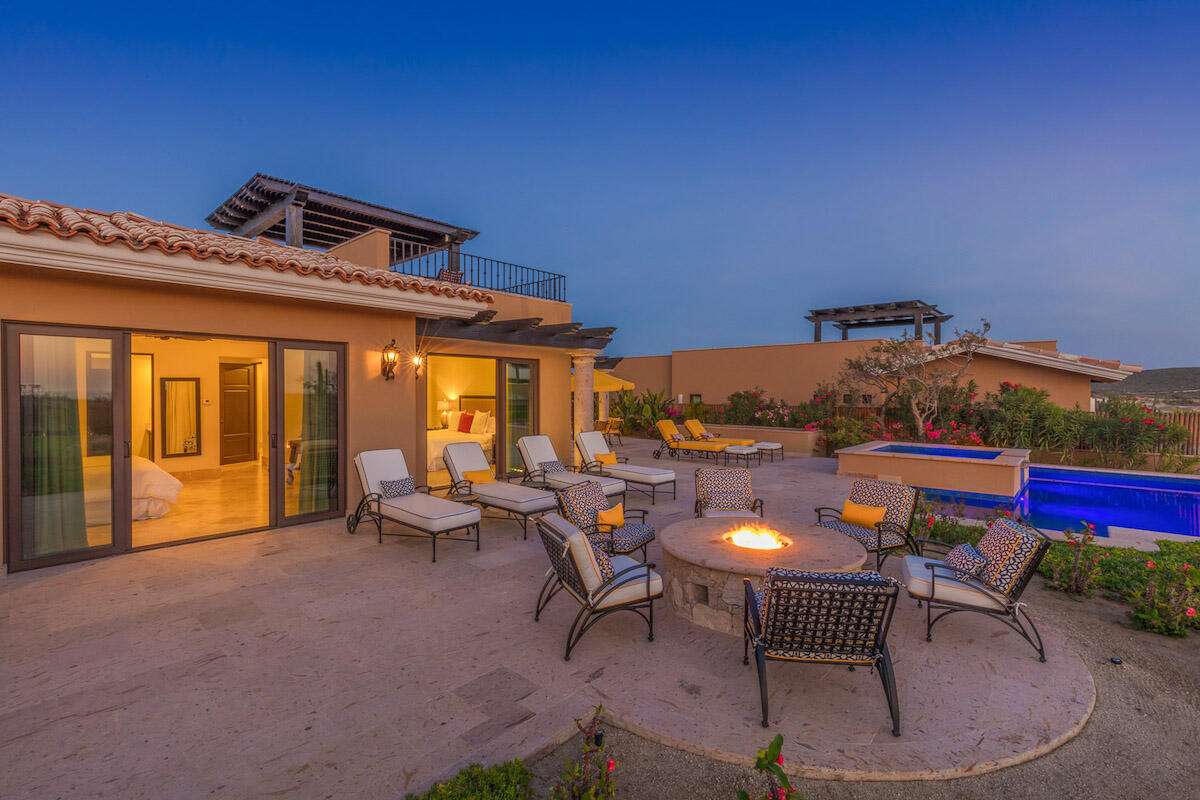 Los Cabos Colina Blanca Elevated above the beach, lovely Sunny Daze offers a panoramic ocean for sale