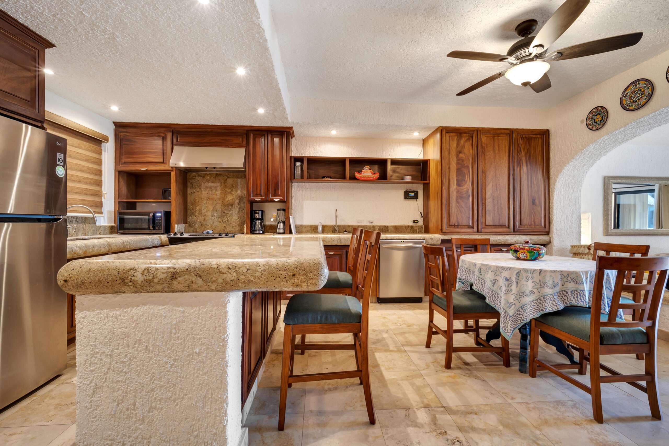 Los Cabos Cabo Del Mar Ecopark Fantastic investment opportunity in Cabo del Mar! Beautifully furnished condo featuring two spacious bedrooms and a generous TV/living room area, perfect for relaxing getaways or vacation rentals. Enjoy stunning for sale