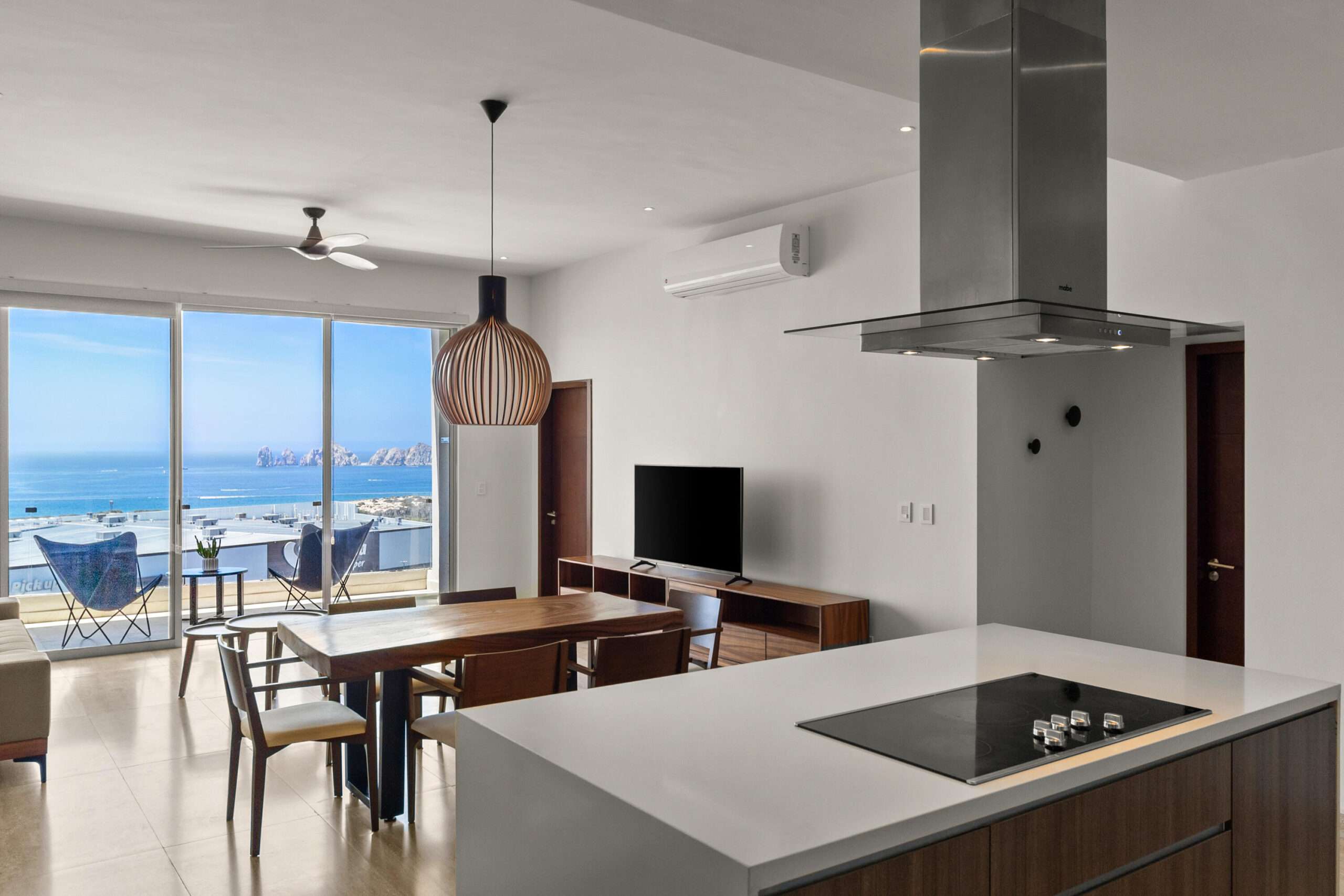 Los Cabos Cuatrovientos E2-201 is the biggest condo in the whole complex. Having a ''million-dollar'' for sale