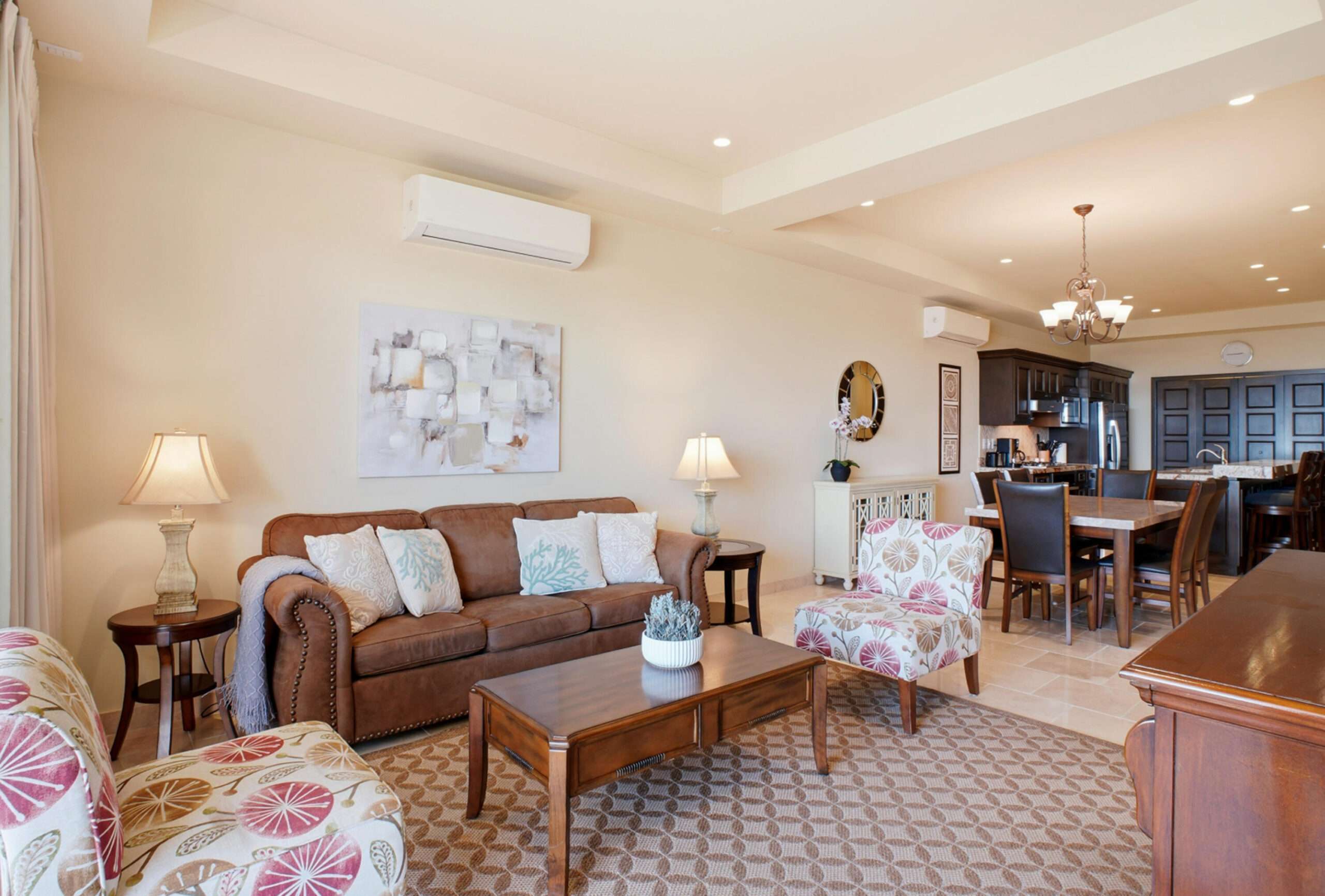 Los Cabos Hacienda Los Cabos Welcome to Condo H-4 at Hacienda Los Cabos, a beautifully located 2-bedroom, 2-bathroom residence in the heart of San José del Cabo. Perched on a hillside, this third-floor condo offers beautiful for sale