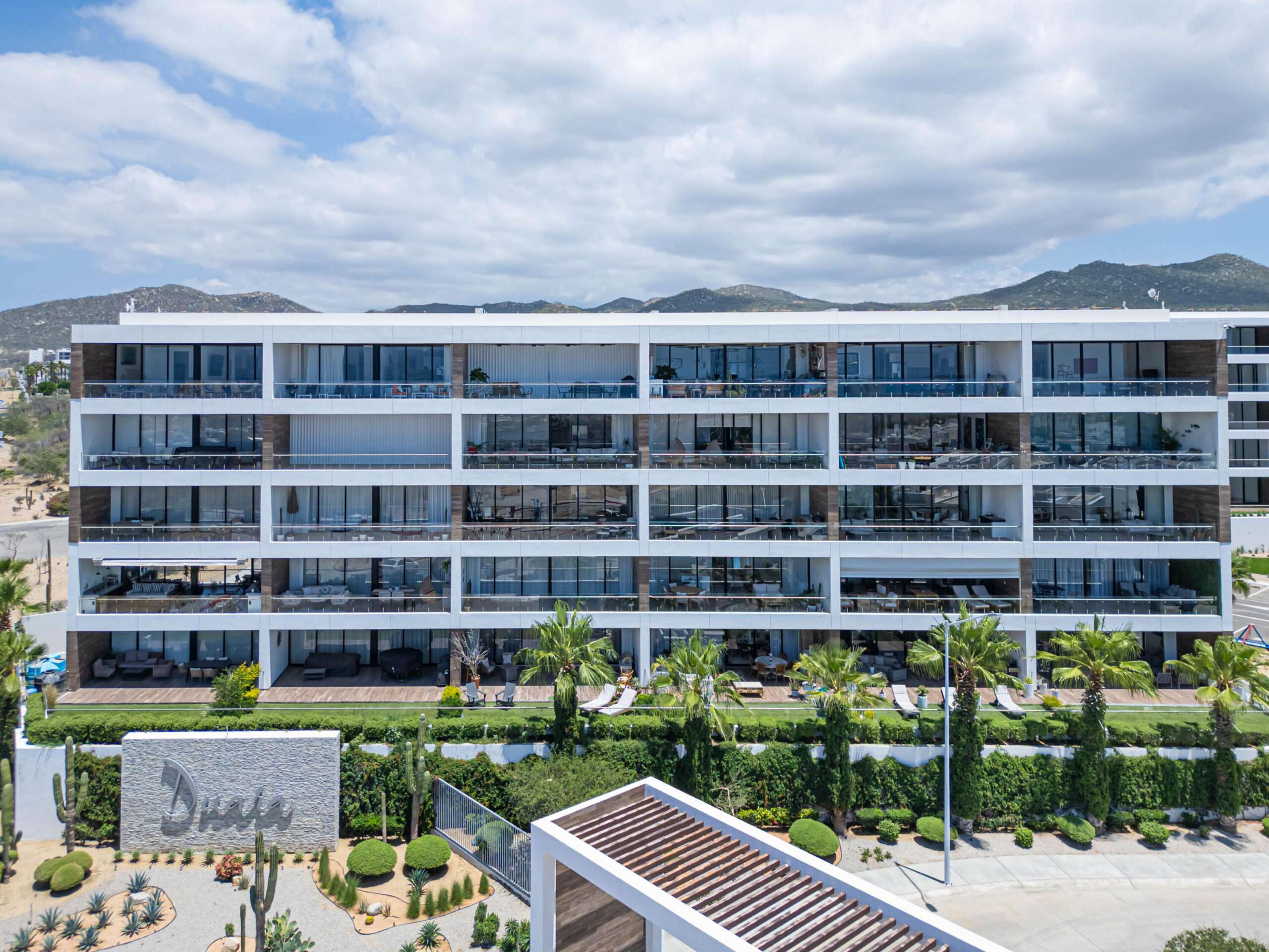Los Cabos Lumaria Ready for Delivery! This unit offers 2 bedrooms, 2 bath, 2 parking spaces, 1 underground and 1 outside. Lumaria offers spacious, open-concept residences with a column-free design, expansive windows, and seamless indoor-outdoor living that showcases breathtaking ocean for sale