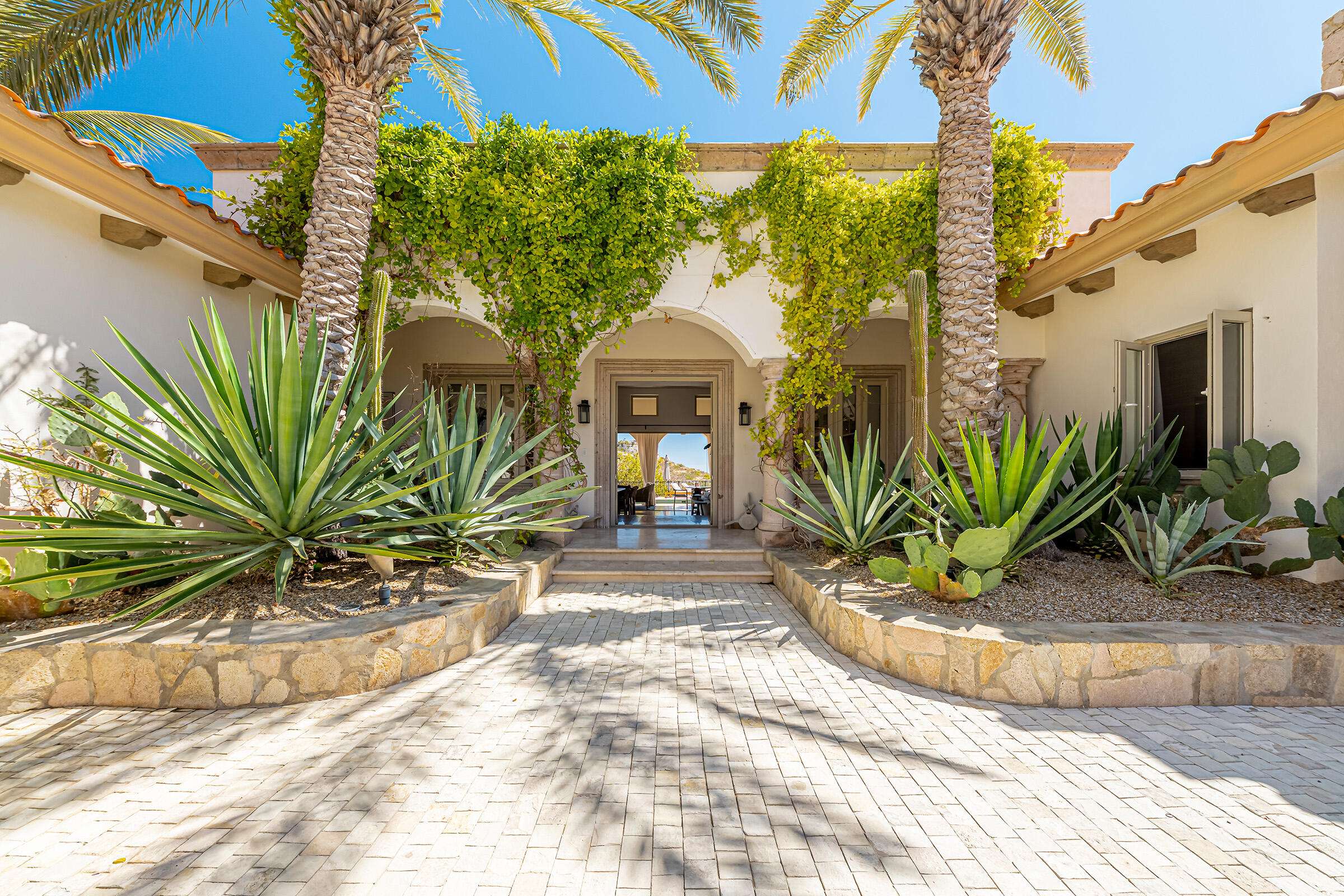 Los Cabos Santa Carmela Luxury turnkey estate located in the prestigious gated community of Santa Carmela. Beautiful protected ocean for sale