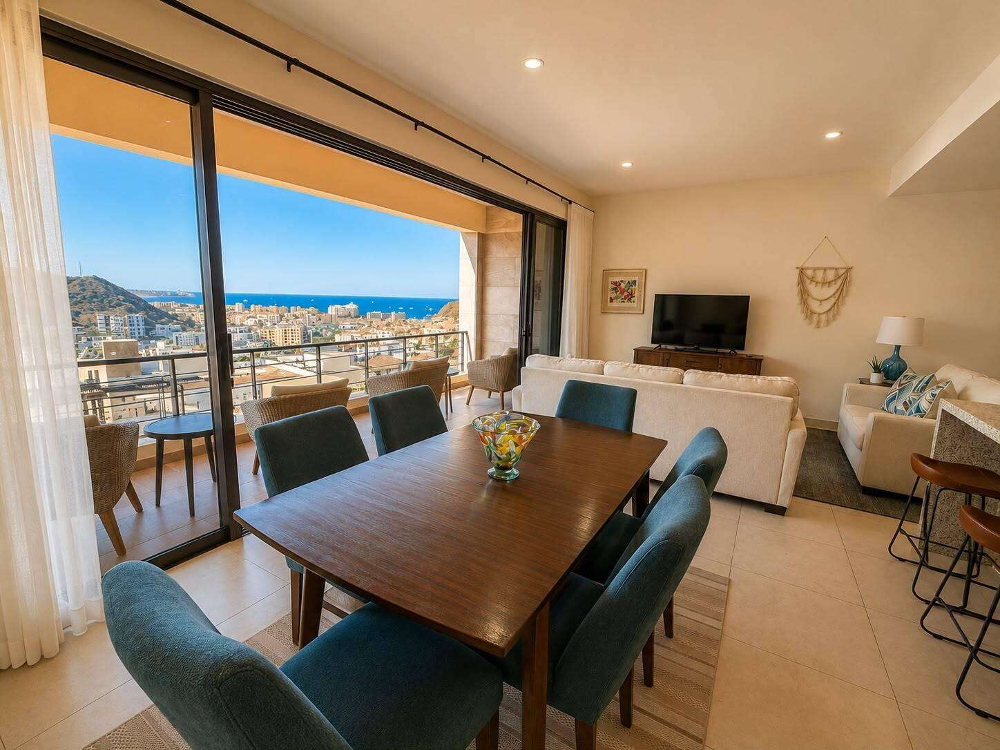 Los Cabos Vista Mare Enjoy the best of Cabo living in this fully furnished and equipped **3-bedroom, 2-bathroom** condominium with **ocean for sale